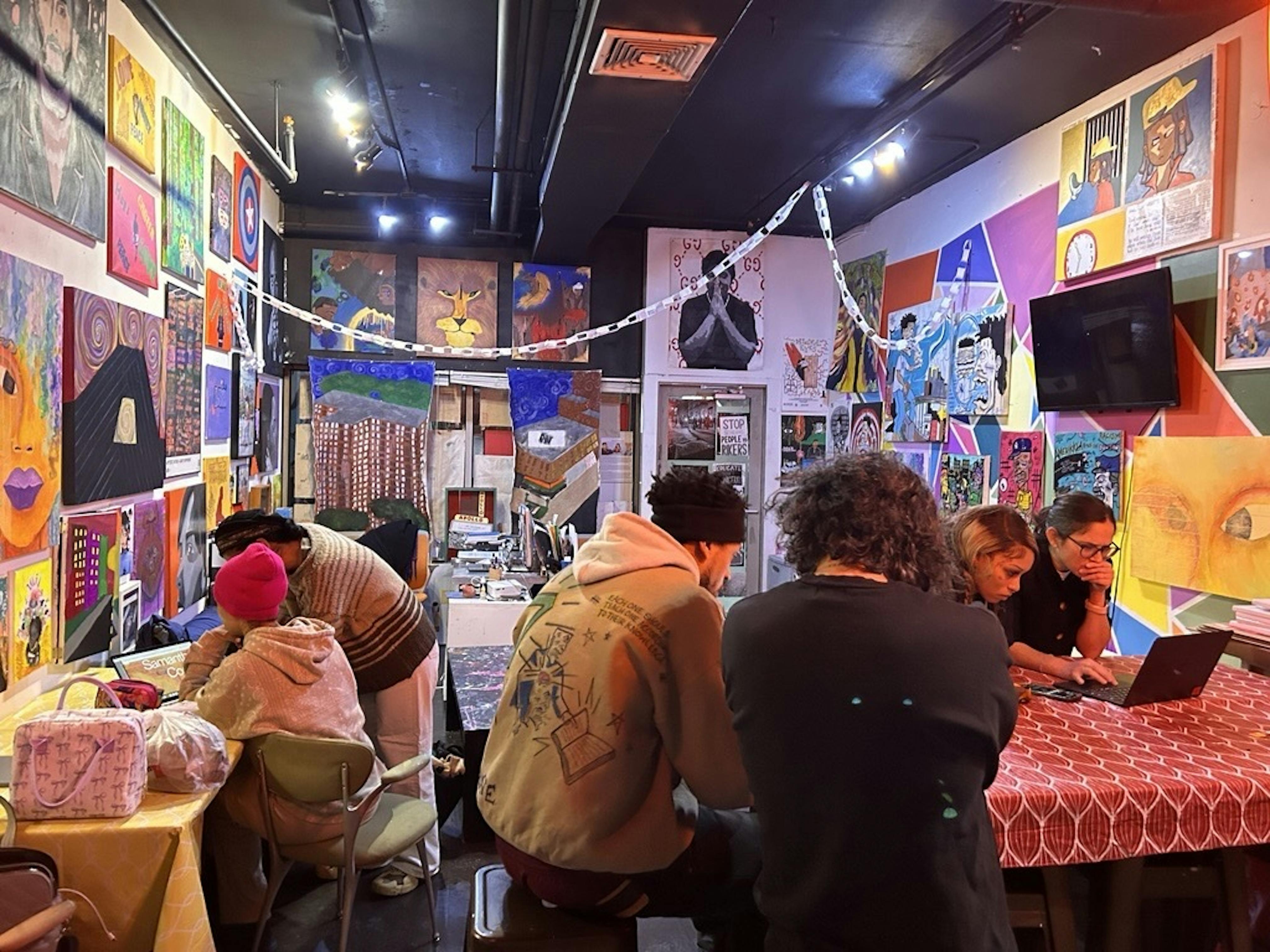 <p>The residents met with Associate Director of Digital Marketing &amp; Communications Shanna Kudowitz to build their own website. This workshop was the most impactful for the residents. “I feel more professional,” Alford comments. Photo: Madison Smith</p>