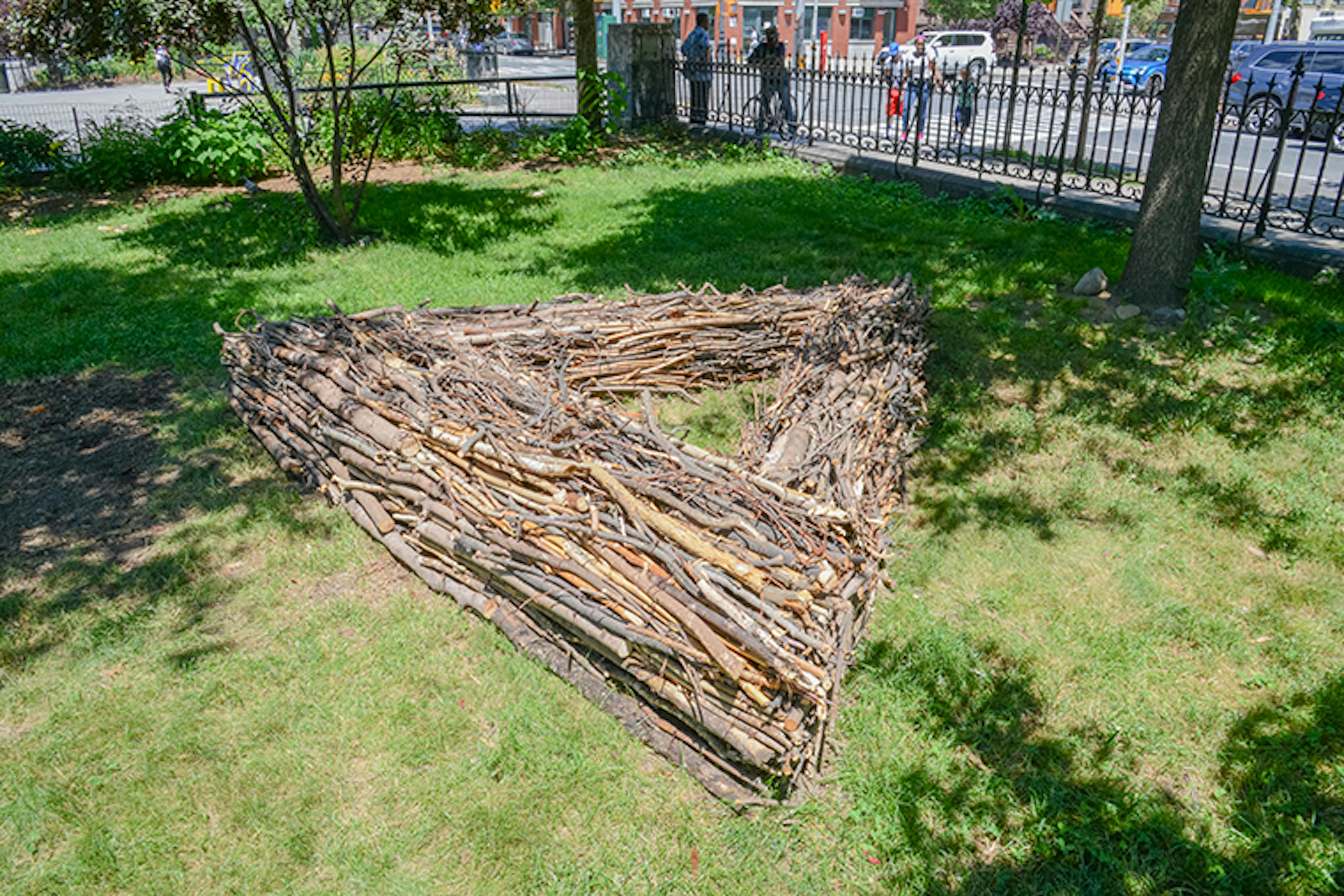 Maren Hassinger: Monuments (Installation View) at Marcus Garvey Park, 2018. Presented by The Studio Museum in Harlem. Photo: Adam Reich.
