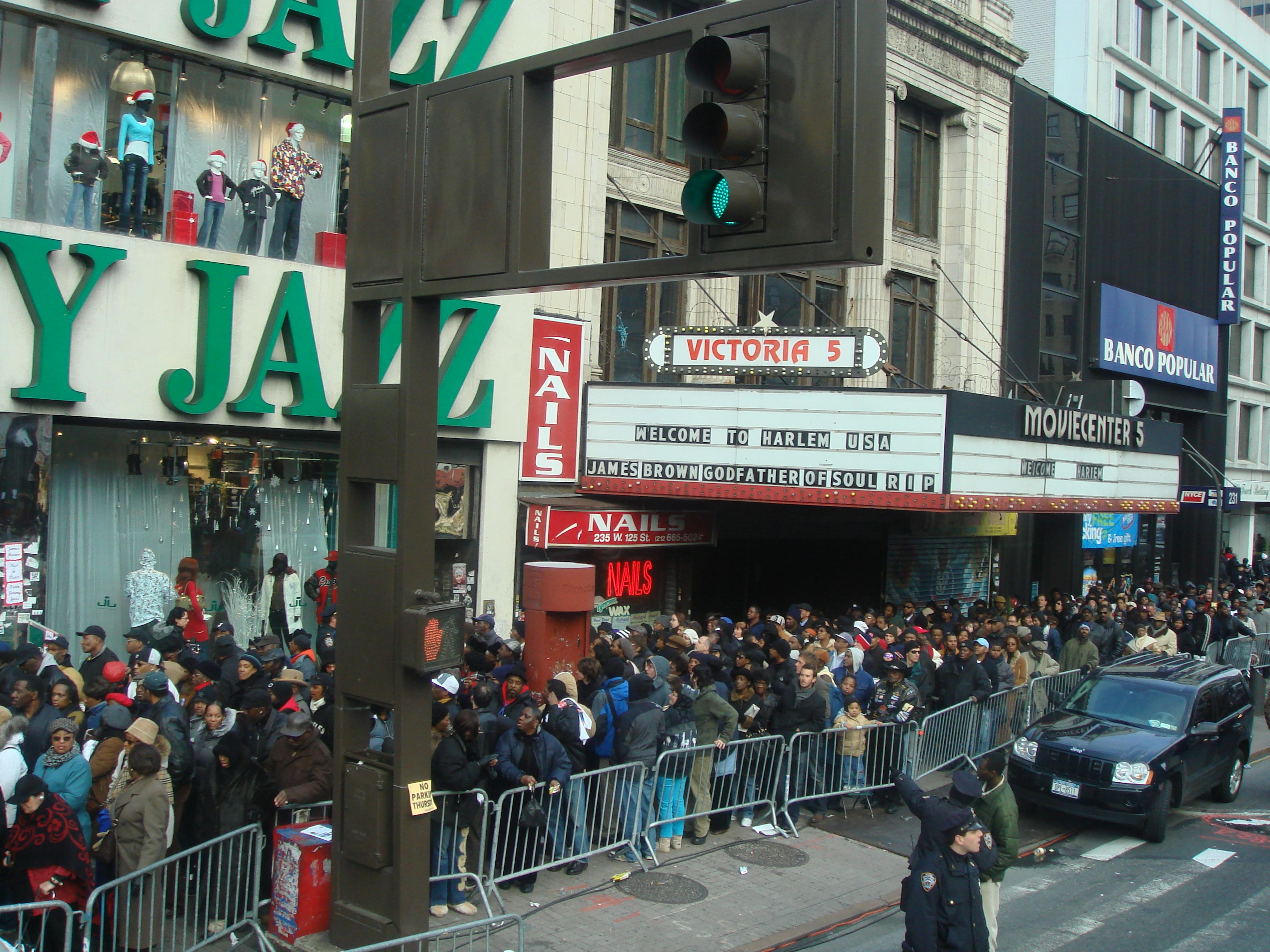 <p>Berni Searle,<em> DSC00123.JPG</em>, 2007. Chromogenic color print, 16 × 20 in. Studio Museum in Harlem; Harlem Postcard Collection HPC.2007.1.4</p>