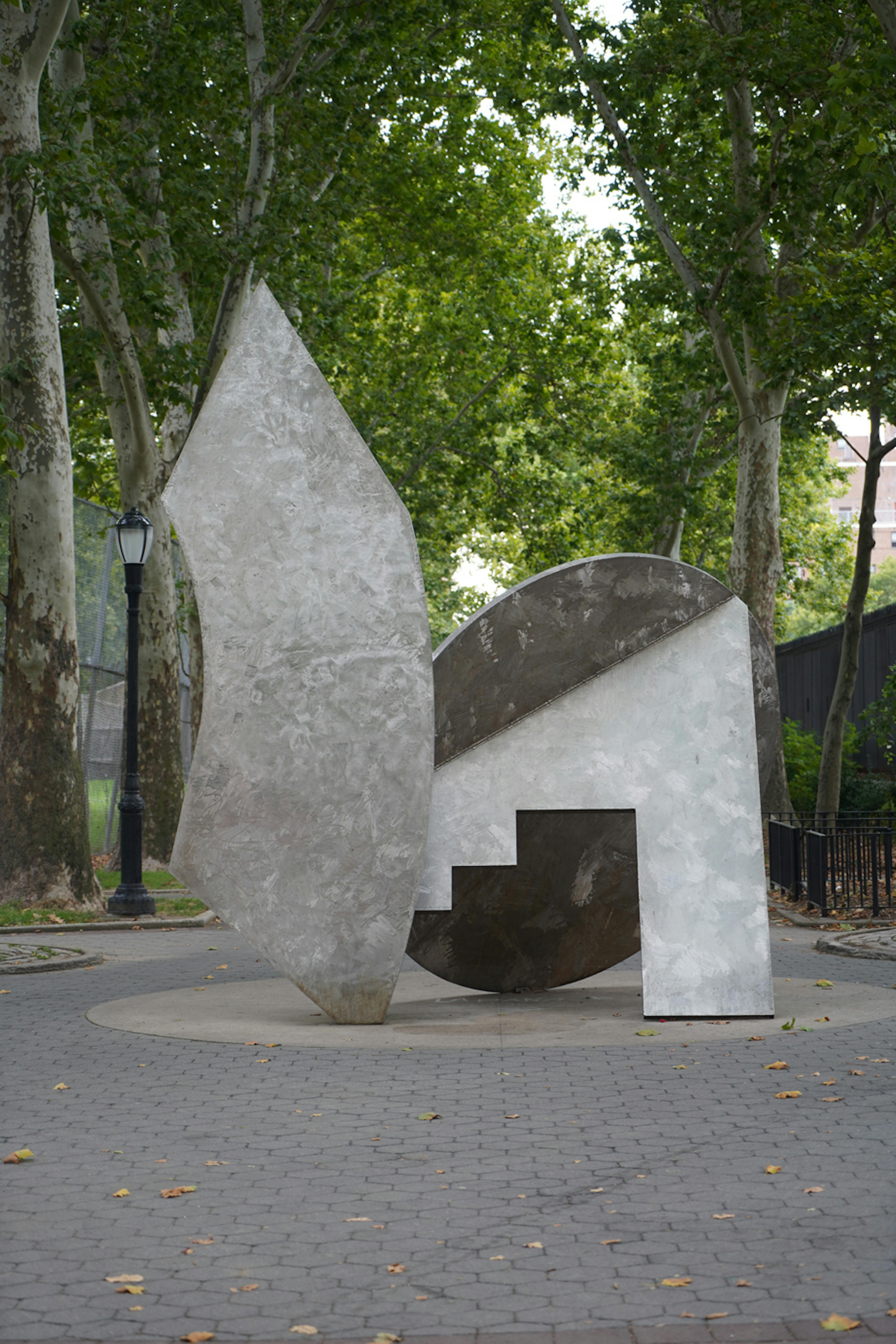 <p>Melvin Edwards, <em>Tomorrow's Wind </em>(Installation view), 1995.</p>