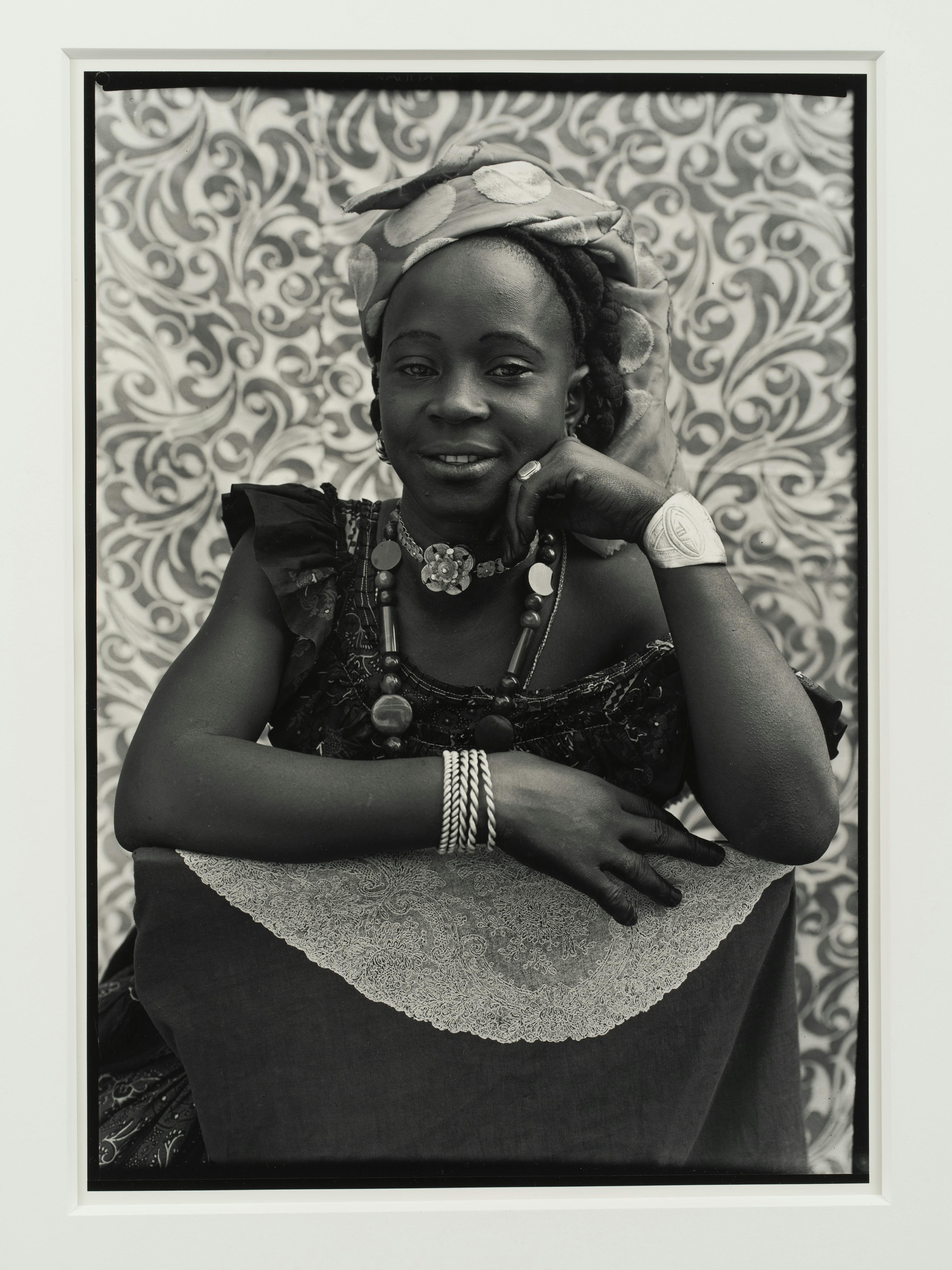 <p>Seydou Keïta,<em> Untitled #59</em>, 1956-57</p>