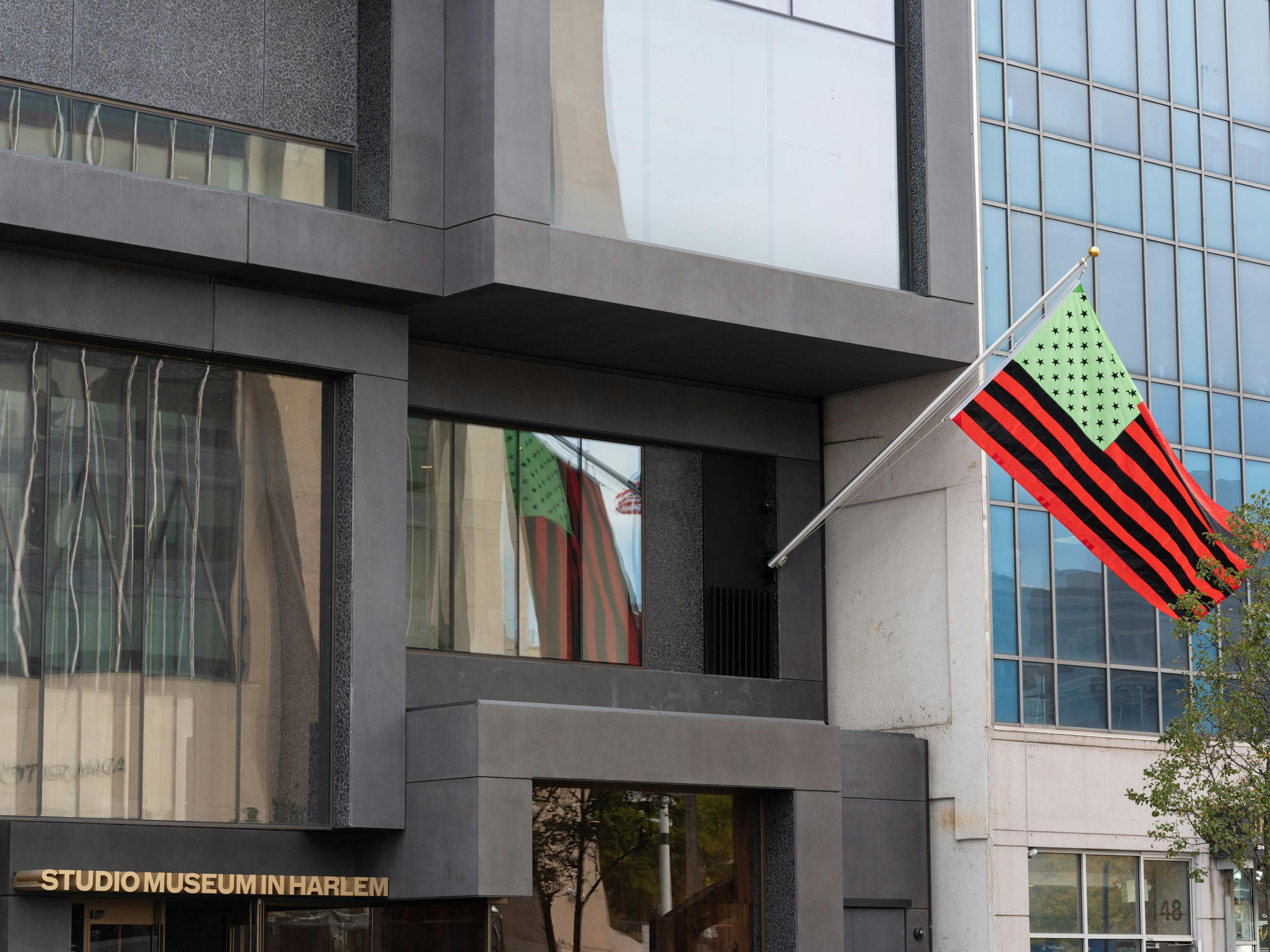 <p>David Hammons, <em>Untitled</em> (installation view), 2025. Photo: Kris Graves</p>