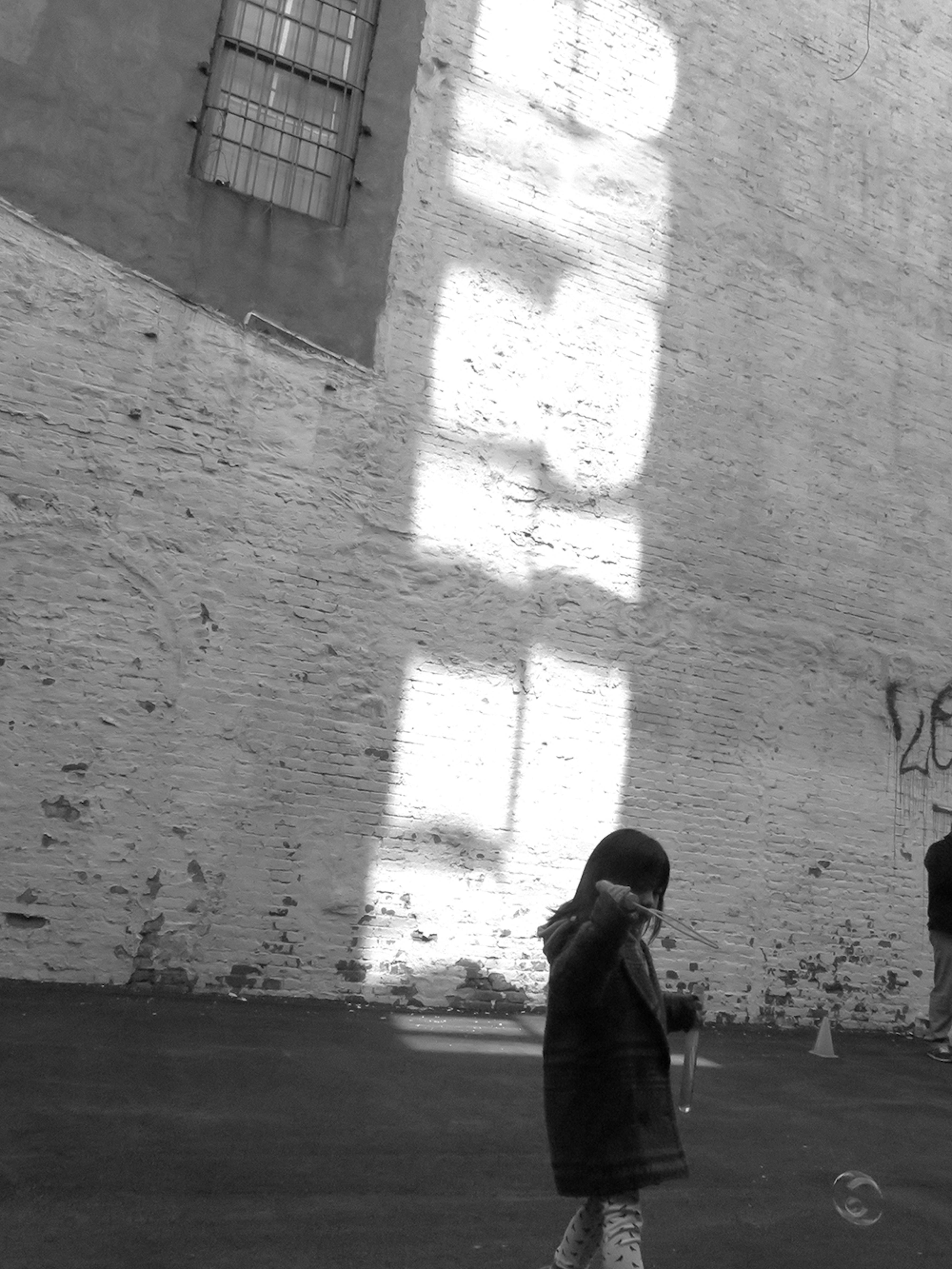 Amanda Gomez
	Bubbles, 2015
	Digital chromogenic print
	Courtesy the artist