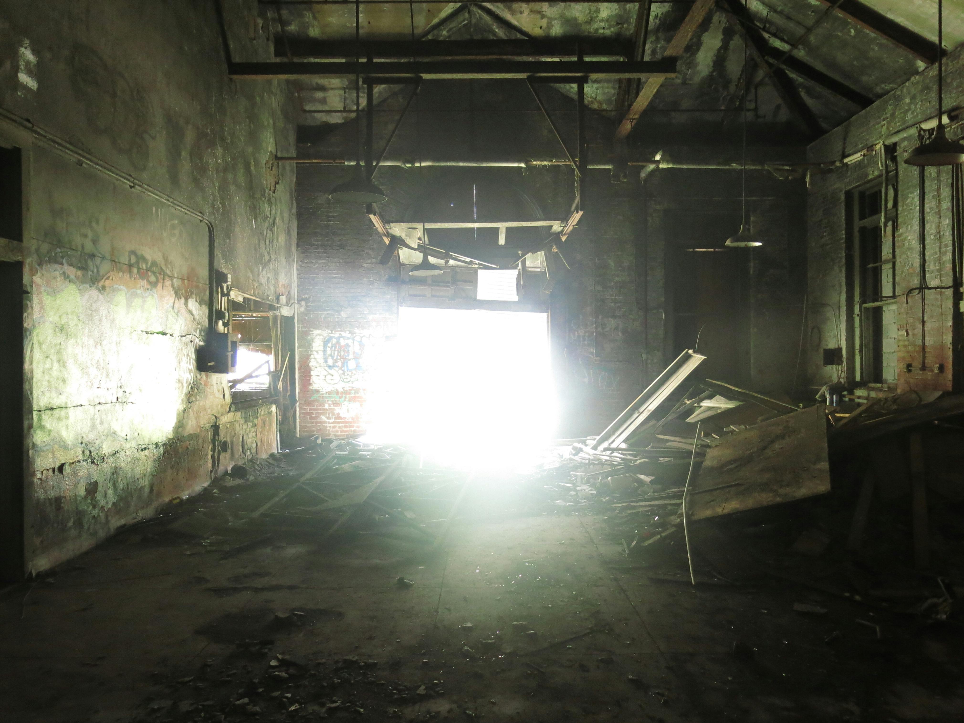 Clifford Temple
	Walking In, 2013
	Courtesy the artist